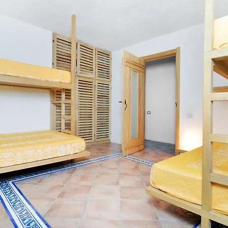 Flor, Exclusive House With Pool In וילה