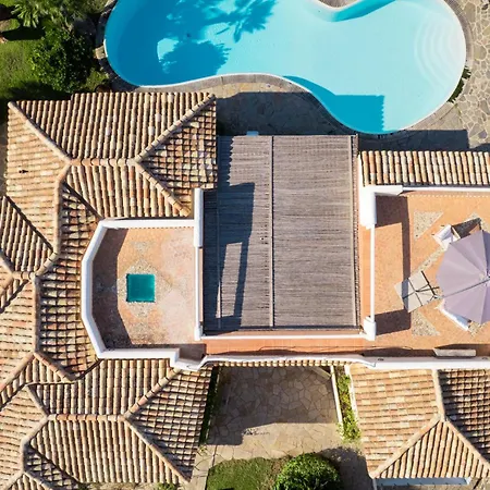 Flor, Exclusive House With Pool In 别墅