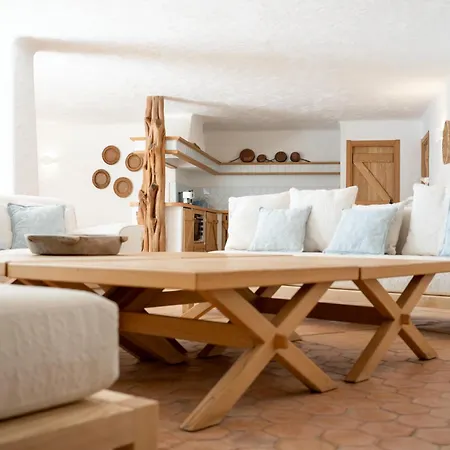 Flor, Exclusive House With Pool In