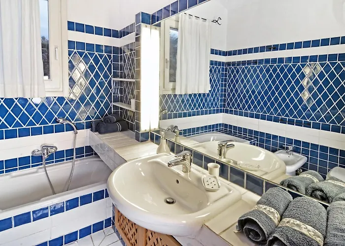 Villa Flor, Exclusive House With Pool In *