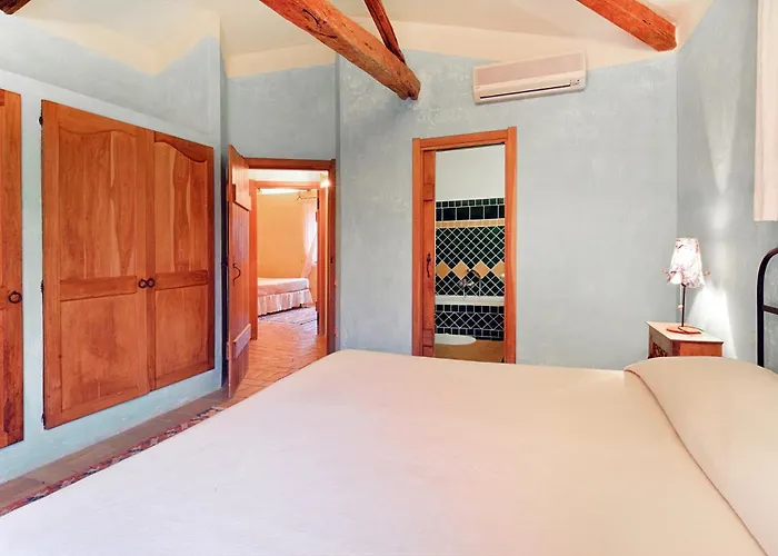 Villa Flor, Exclusive House With Pool In *