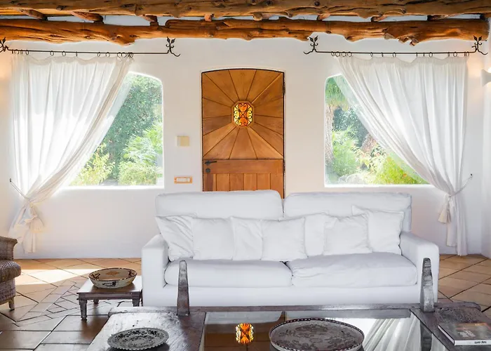 Villa Flor, Exclusive House With Pool In *