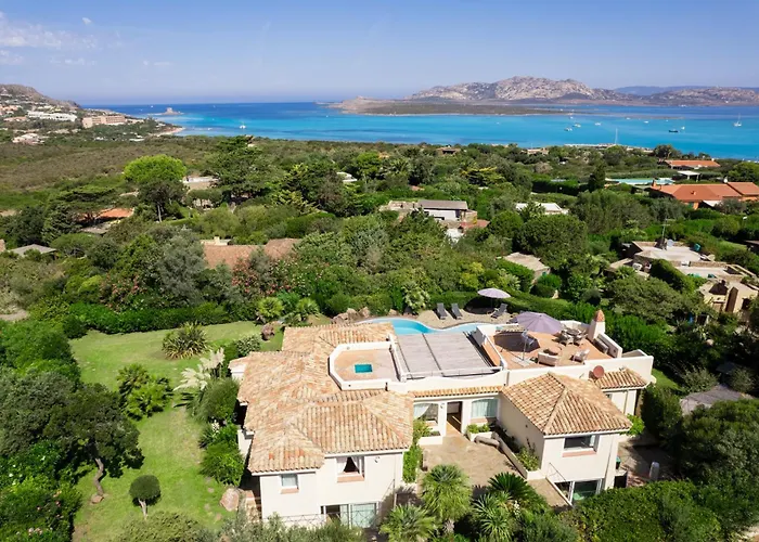 Flor, Exclusive House With Pool In * Stintino
