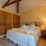 Flor, Exclusive House With Pool In