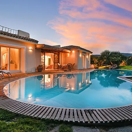 Flor, Exclusive House With Pool In Stintino