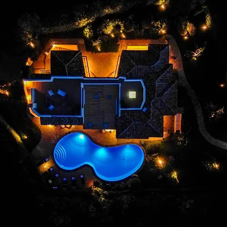 Flor, Exclusive House With Pool In فيلة *