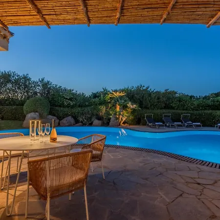 Flor, Exclusive House With Pool In فيلة *