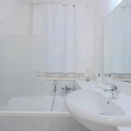 Flor, Exclusive House With Pool In *