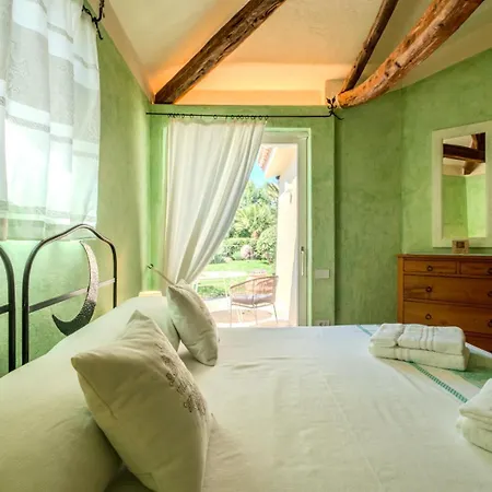 Flor, Exclusive House With Pool In فيلة