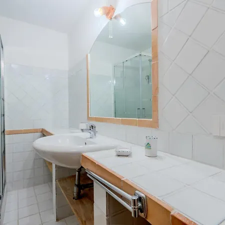 Flor, Exclusive House With Pool In فيلة
