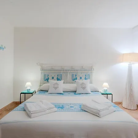 Flor, Exclusive House With Pool In فيلة *