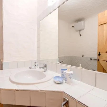Flor, Exclusive House With Pool In فيلة ستينتينو