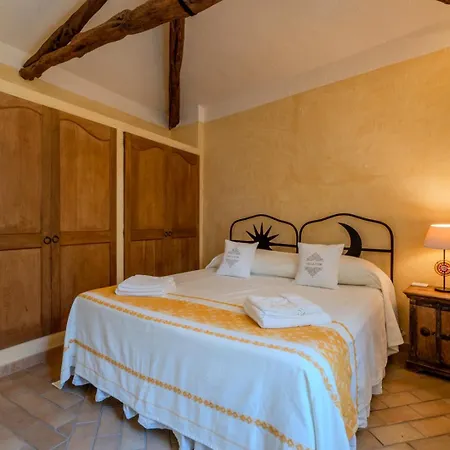 Flor, Exclusive House With Pool In