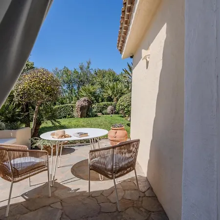 Flor, Exclusive House With Pool In فيلة *