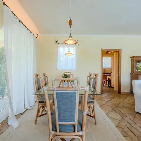 Flor, Exclusive House With Pool In فيلة
