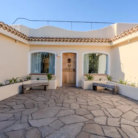 Flor, Exclusive House With Pool In فيلة *