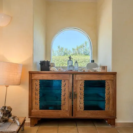 Flor, Exclusive House With Pool In فيلة *