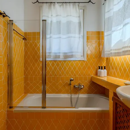 Flor, Exclusive House With Pool In ستينتينو