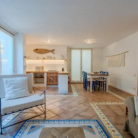 Flor, Exclusive House With Pool In ستينتينو