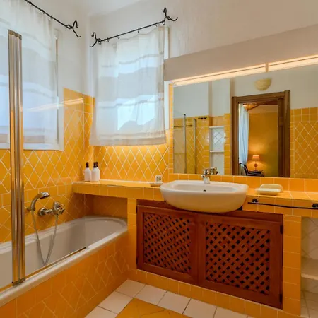 Flor, Exclusive House With Pool In فيلة *
