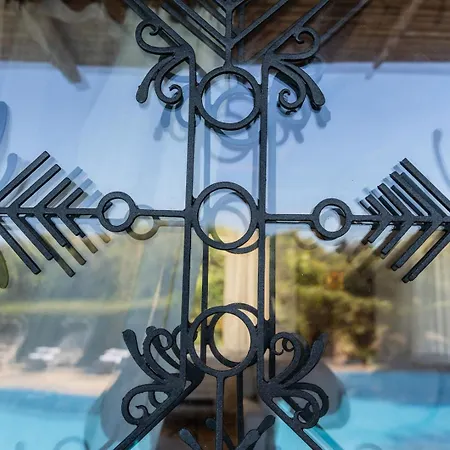 Flor, Exclusive House With Pool In فيلة