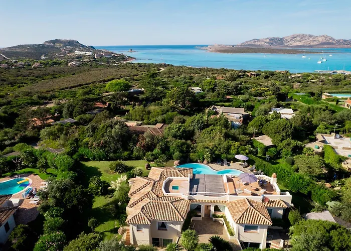 Flor, Exclusive House With Pool In * Stintino