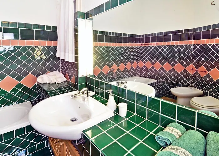 Flor, Exclusive House With Pool In