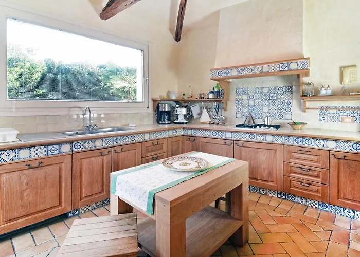 Flor, Exclusive House With Pool In Вилла