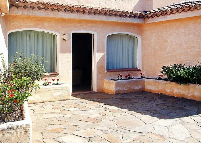Flor, Exclusive House With Pool In *