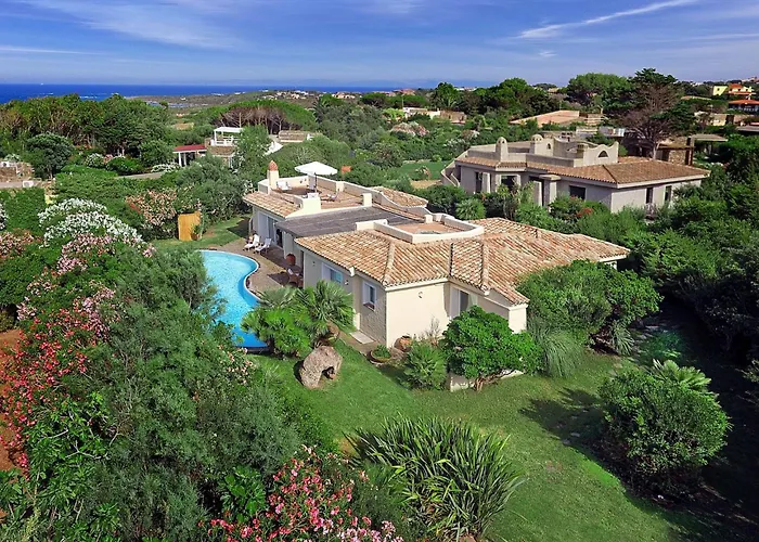 Flor, Exclusive House With Pool In *